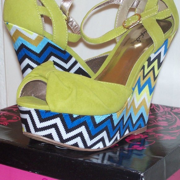 Qupid Lime Green Velvet Wedges Chevron Print Shoes 5.5 - Picture 7 of 10